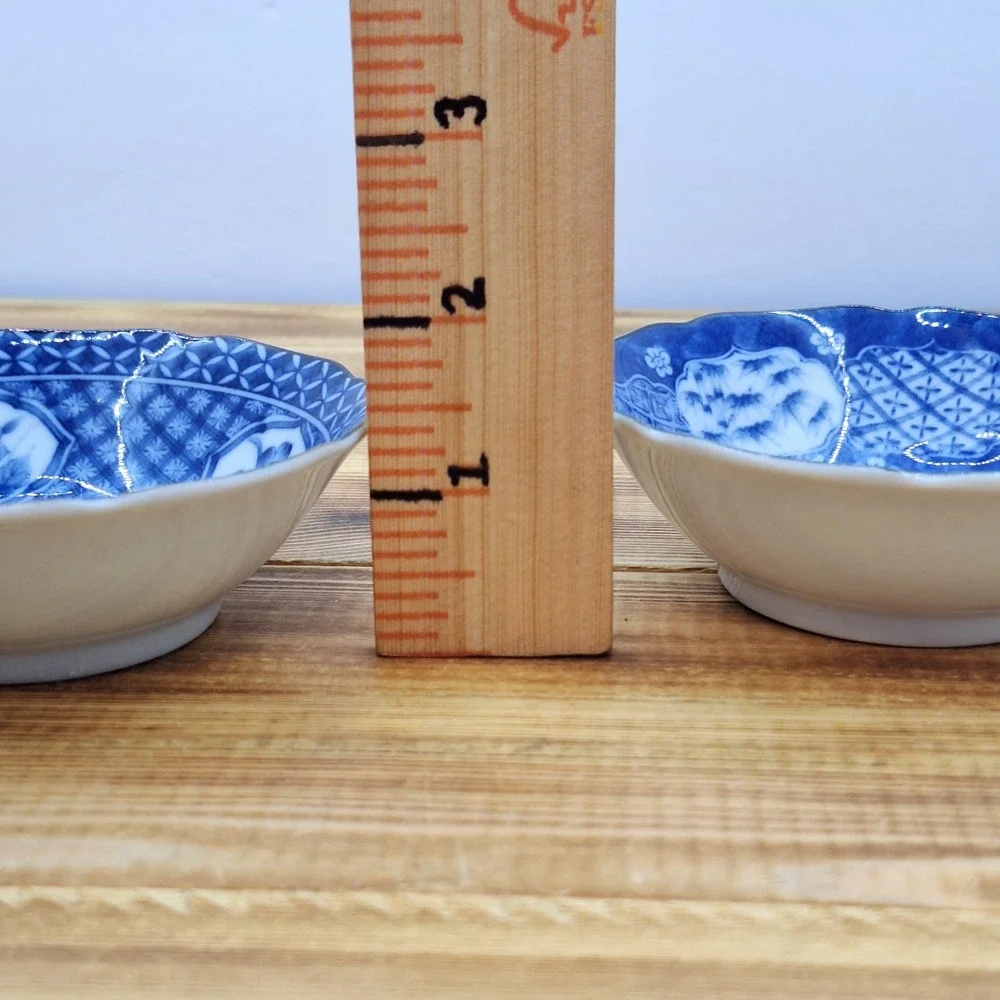 X2 Takahashi San Francisco Japan Small Bowl Floral‎ Blue and White 4.25
